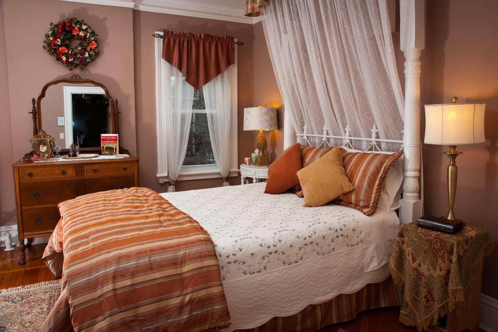 Bricktown Inn Haverstraw Экстерьер фото